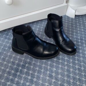 Laforst slip resistant boots